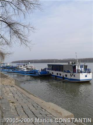 Ponton pe Dunare