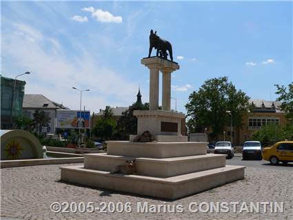 Lupa capitolina - Lupoaica cu puii la Constanta