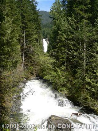 Cascada Wallace (de jos)