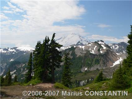 Privind spre Mount Baker