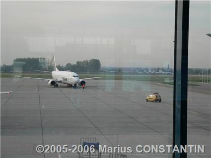 Avion Tarom gata de decolare pe Otopeni