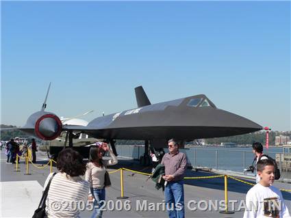 A12 Blackbird - pe USS Intrepid