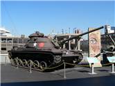 Un tanc Patton american in curtea muzeului